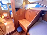 Forward cabin vanity unit